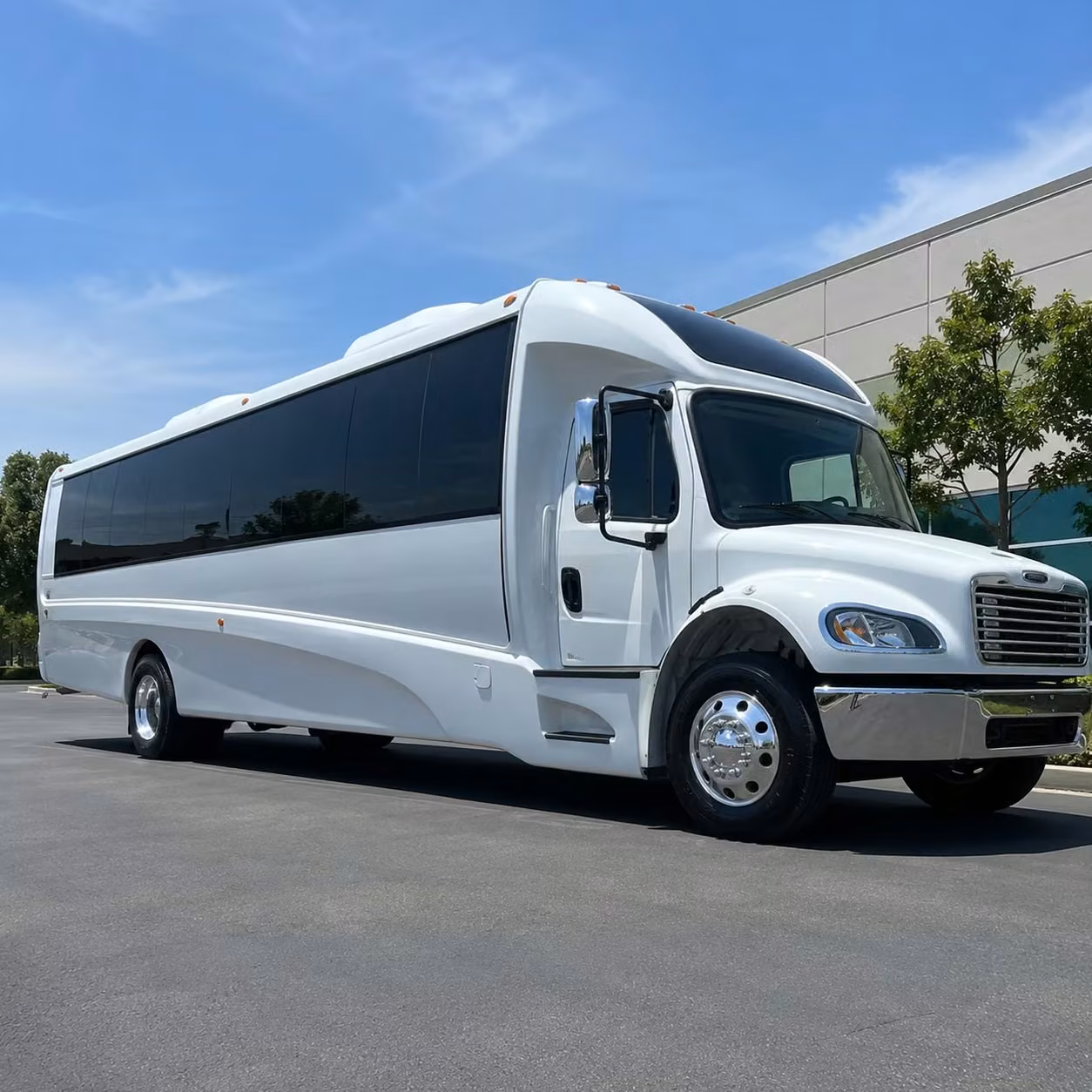 smyrna 30 passenger minibus rental