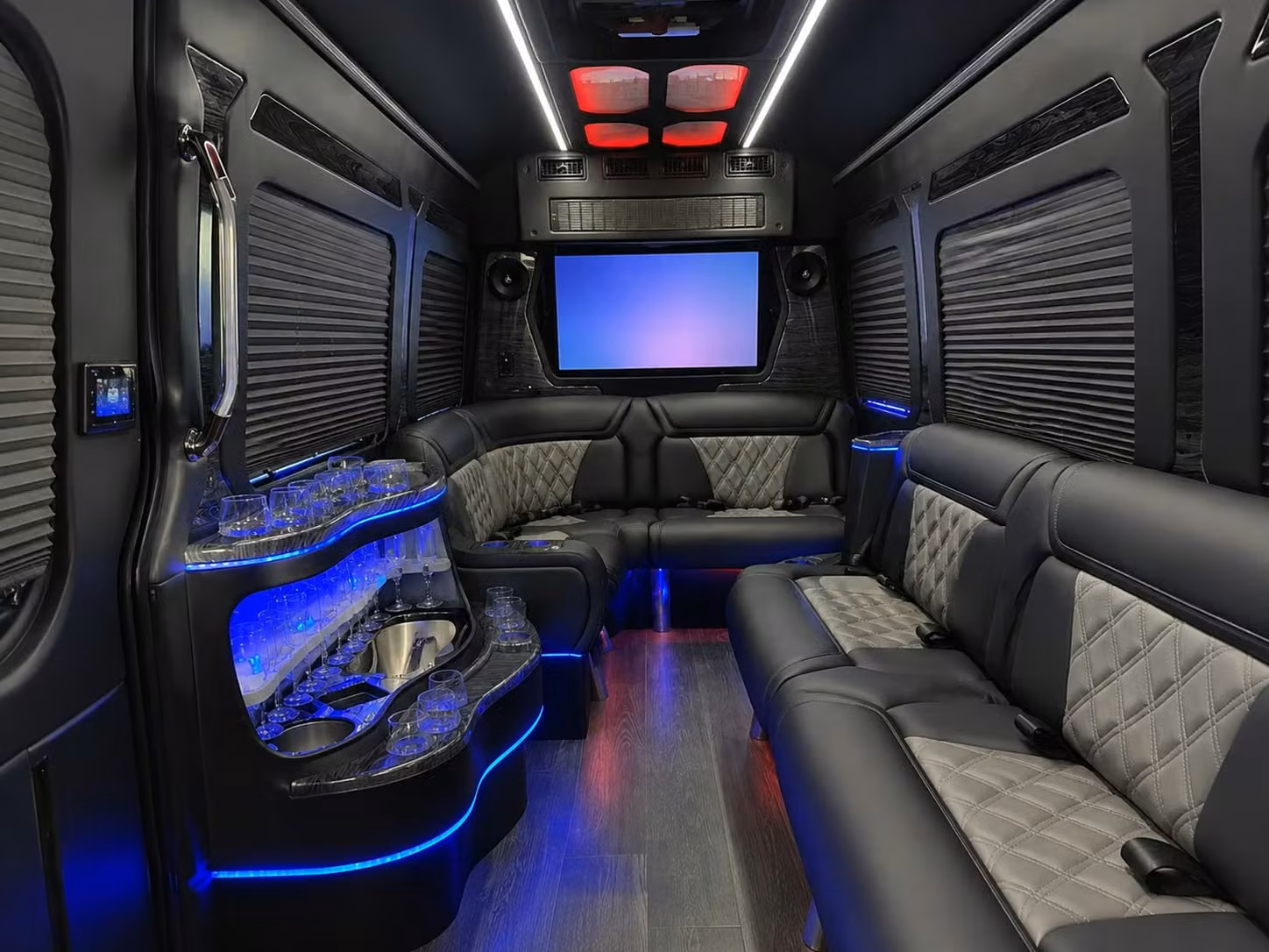 smyrnacharterbuscompany com makes finding college and high school game day transportation in smyrna simple